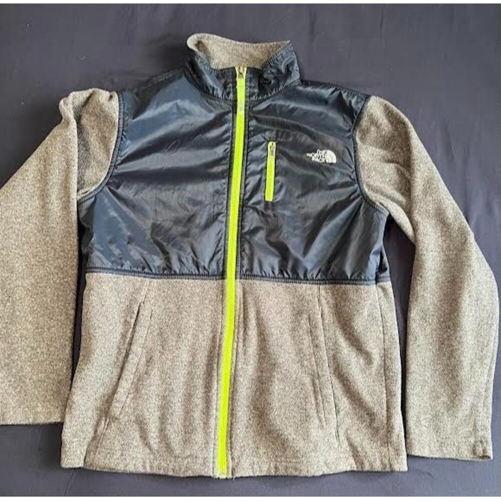 North Face Boys Large Jacket Fleece with Waterproof on Chest and Back